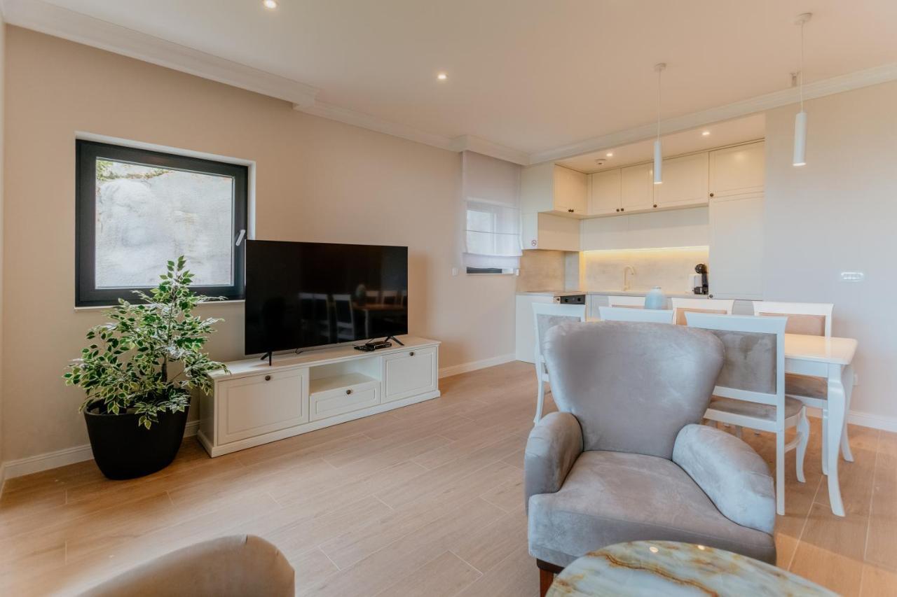 Carmen Apartment